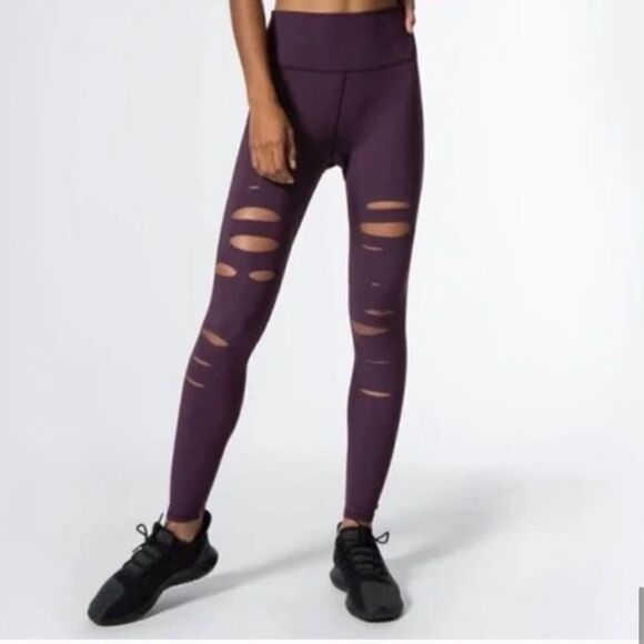 ALO Yoga Pants - Alo Yoga High Waisted Ripped Warrior Legging Plum- Size Small